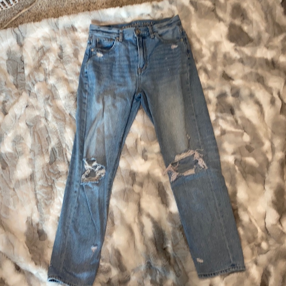 COPY - American Eagle “Destroyed” MOM Jeans size …